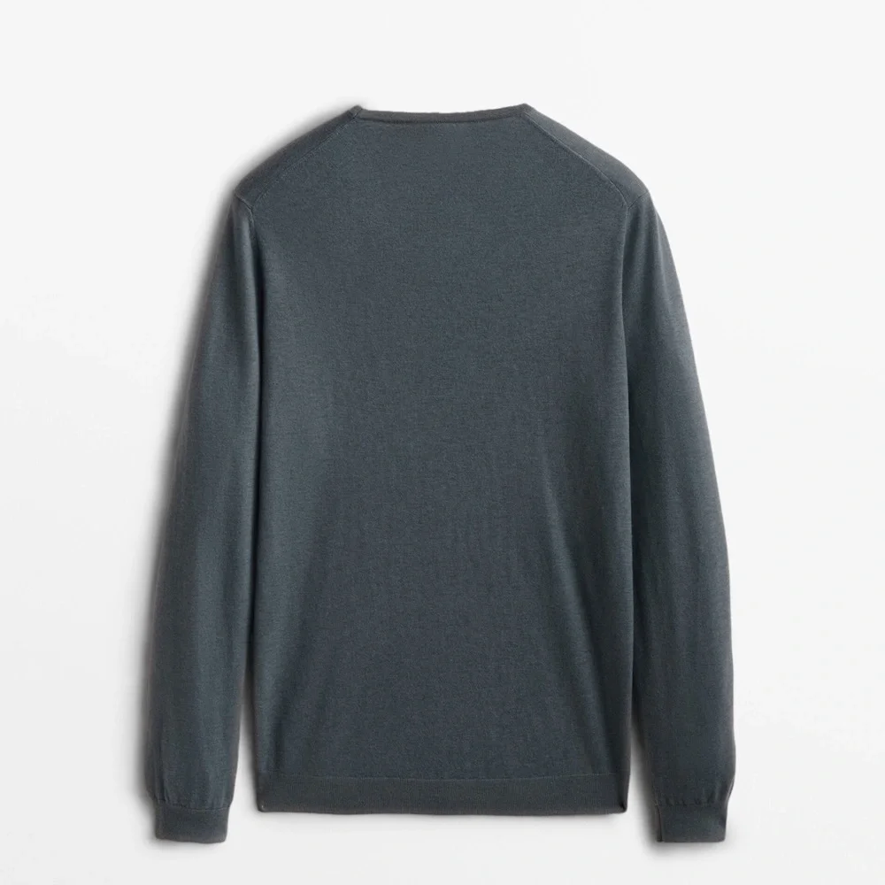 NWT. Massimo Dutti Man Gray Merino Wool/Cashmere Crew Neck Sweater. Size L.